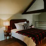 Gasthuis D'hote - Maison Des Ecrivains - 50 M De La Cathedrale Et Place Des Jacobins Le Mans