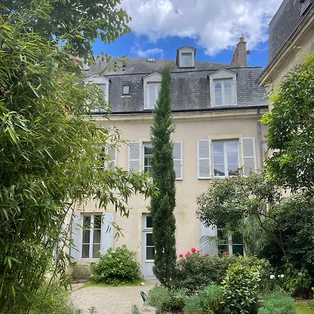 D'hote - Maison Des Ecrivains - 50 M De La Cathedrale Et Place Des Jacobins 르망