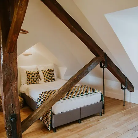 Гостевой дом D'hote - Maison Des Ecrivains - 50 M De La Cathedrale Et Place Des Jacobins Ле-Ман