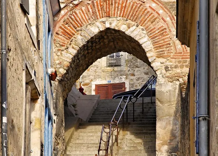 D'hôte - Maison Des écrivains - 50 M De La Cathédrale Et Place Des Jacobins Maison d'hôtes 3*